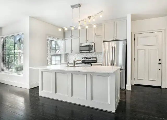 Property at Rhodes Park Flats - 2807 Highland Ave S, Birmingham, AL, 35205, 2 beds, 1 bath, [object Object]