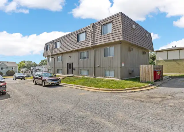 Property at 612 S Van Buren St Unit 4, Iowa City, IA, 52240, 1 bed, 1 bath, [object Object]
