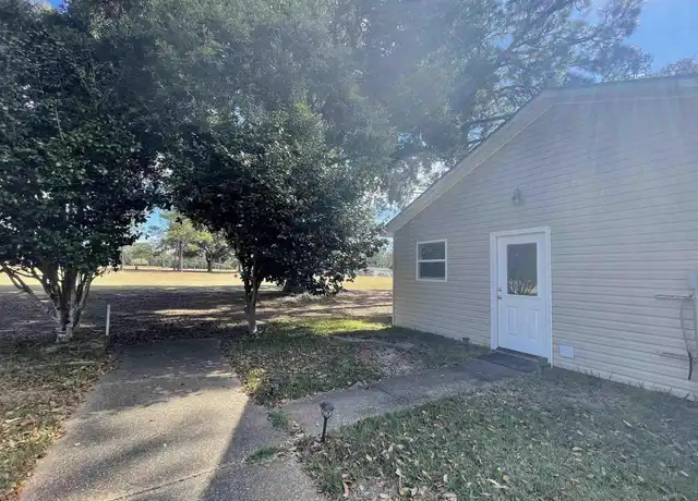 Property at 5864 Tanglewood Dr, Milton, FL, 32570, 1 bed, 1 bath, [object Object]