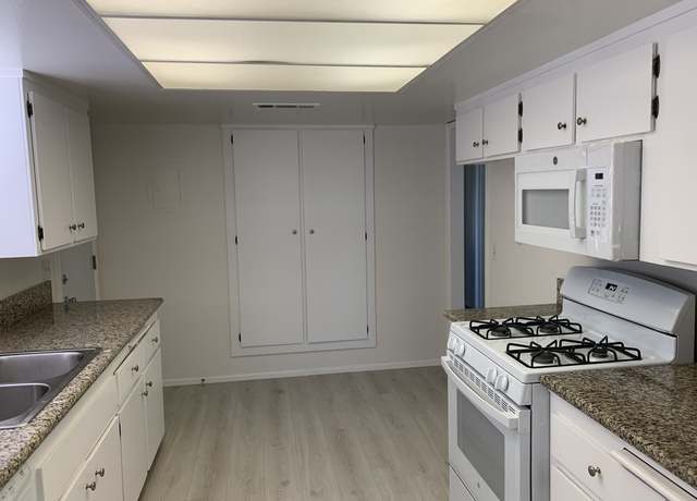 Photo of 175 E Highland Ave, Sierra Madre, CA 91024