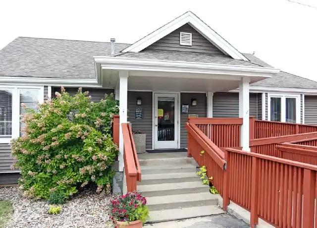 Property at The Pointe on Fleur - 2800 Fleur Dr, Des Moines, IA, 50321, 1-2 bed, 1 bath, [object Object]