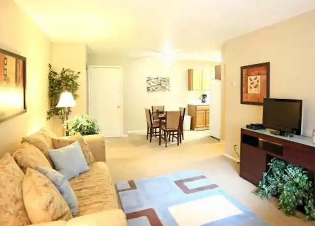 Property at The Pointe on Fleur - 2800 Fleur Dr, Des Moines, IA, 50321, 1-3 bed, 1-2 bath, [object Object]