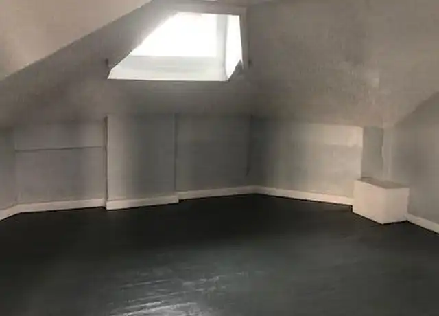 Property at 947 S Brook St Unit 5, Louisville, KY, 40203, 2 beds, 1 bath, [object Object]