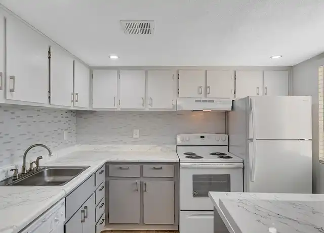Property at Sundance Village Apartments - 6500 W Charleston Blvd, Las Vegas, NV, 89146, 1-2 bed, 1-2 bath, [object Object]
