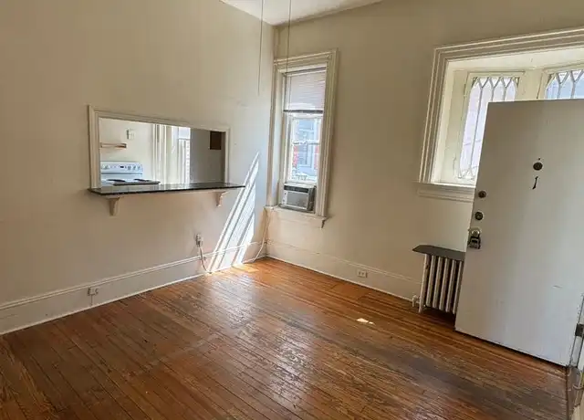Property at 618 Redgate Ave Unit 1, Norfolk, VA, 23507, 2 beds, 1 bath, [object Object]