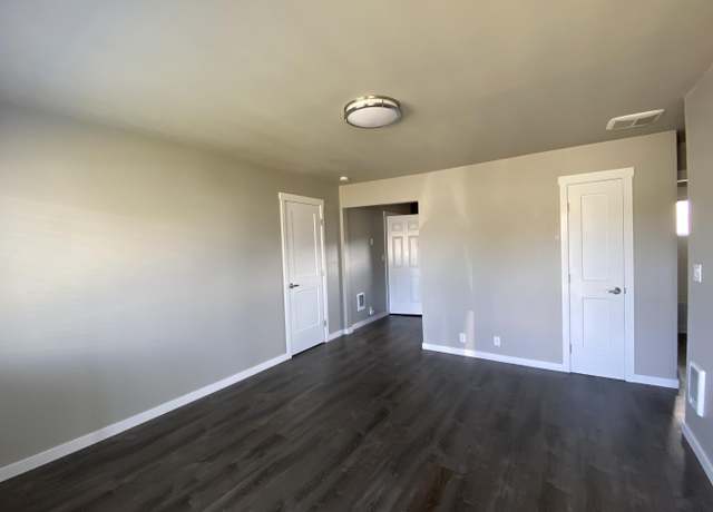 Photo of 102 S Jeffries St, Aberdeen, WA 98520