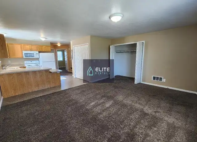 Property at 3673 E Deloy Dr Apt 1, Idaho Falls, ID, 83401, 2 beds, 1 bath, [object Object]