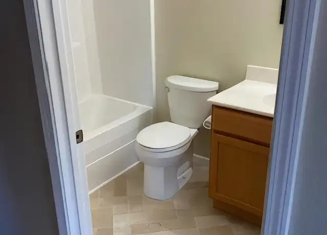 Property at 1925 W Chester Ave Unit 3, Middlesboro, KY, 40965, 2 beds, 2 baths, [object Object]