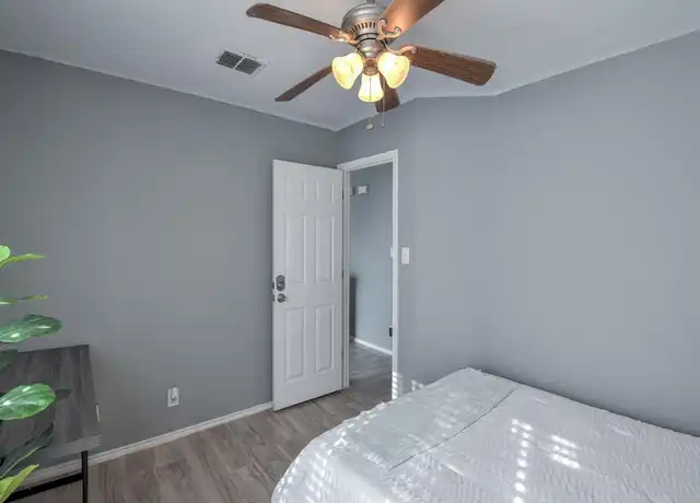 Property at 4007 Bur Oak Path Rm 2, San Antonio, TX, 78223, 1 bed, 1.5 baths, [object Object]