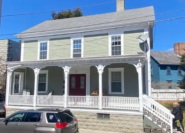 Property at 7 Bridge St Unit c, Newport, RI, 02840, 3 beds, 1 bath, [object Object]