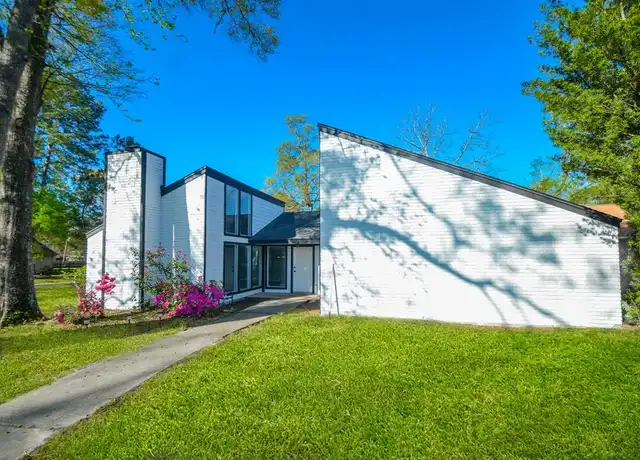 Property at 48 Artesia, Conroe, TX, 77304, 3 beds, 2 baths, [object Object]