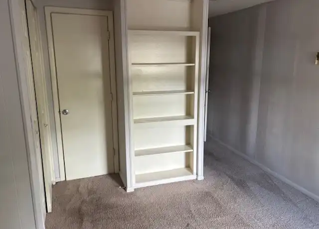 Property at 1101 S Mattis Ave Unit 2-2, Champaign, IL, 61821, 1 bed, 1 bath, [object Object]