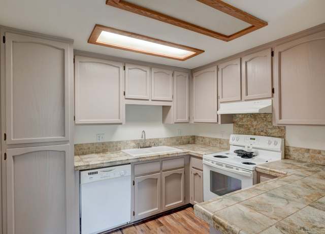 Photo of 952 SE Ely St Unit B102, Oak Harbor, WA 98277