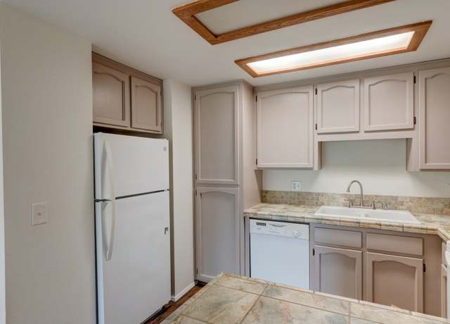 Photo of 952 SE Ely St Unit B102, Oak Harbor, WA 98277