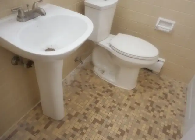 Property at 725 Wayzata Blvd E, Wayzata, MN, 55391, 1 bed, 1 bath, [object Object]