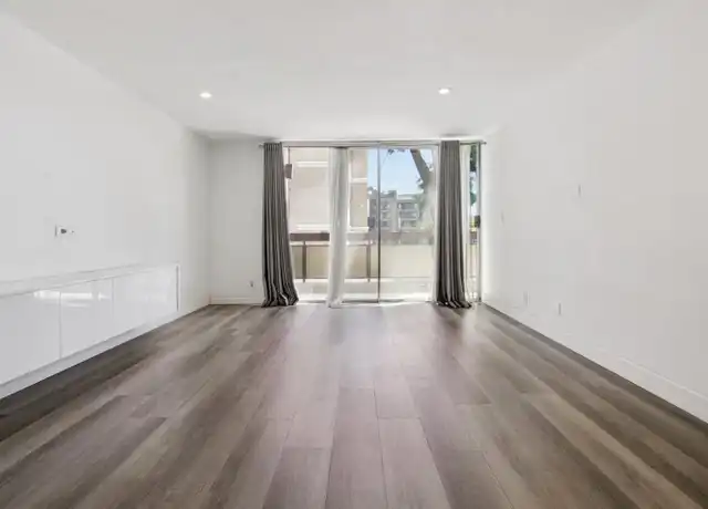 Property at 321 S San Vicente Blvd #101, Los Angeles, CA, 90048, 1 bed, 1.5 baths, [object Object]