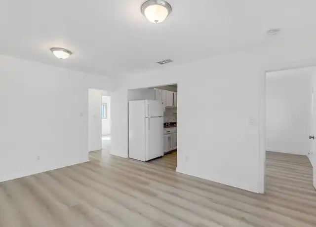 Property at 830 W Colden Ave Unit 832 1/2, Los Angeles, CA, 90044, 3 beds, 1 bath, [object Object]