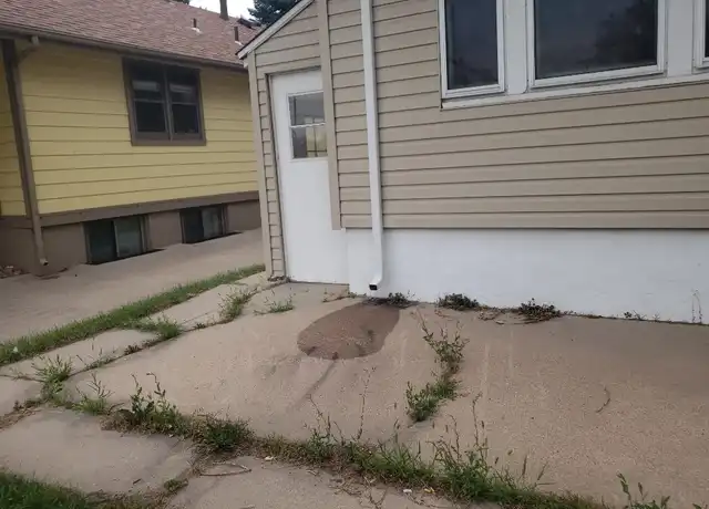 Property at 206 E Pershing Blvd, Cheyenne, WY, 82001, 1 bed, 1 bath, [object Object]
