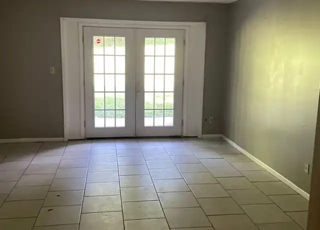 Property at 2101 Ottawa St Unit 102-A, Leavenworth, KS, 66048, 1 bed, 1 bath, [object Object]