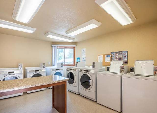 Photo of 39501 Evans St, Sandy, OR 97055