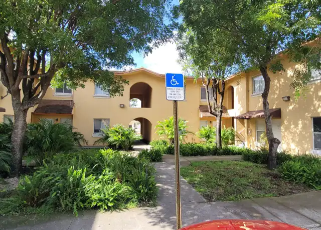 Property at 33 E 20th St Unit 33-201, Hialeah, FL, 33010, 2 beds, 1 bath, [object Object]