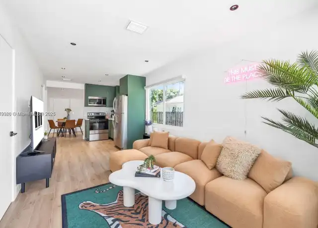 Property at 105 SW 4 Ave, Hallandale Beach, FL, 33009, 2 beds, 2 baths, [object Object]