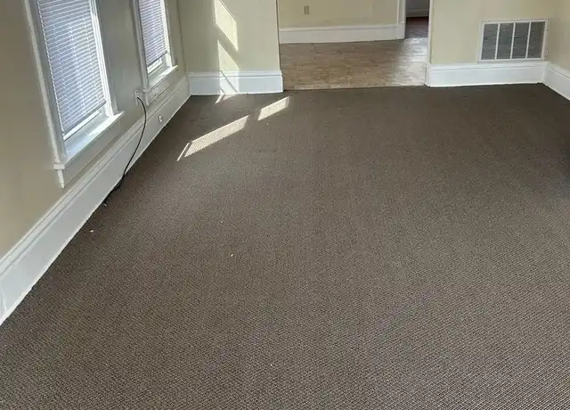 Property at 812 College Ave Unit Upper, Racine, WI, 53403, 3 beds, 1 bath, [object Object]