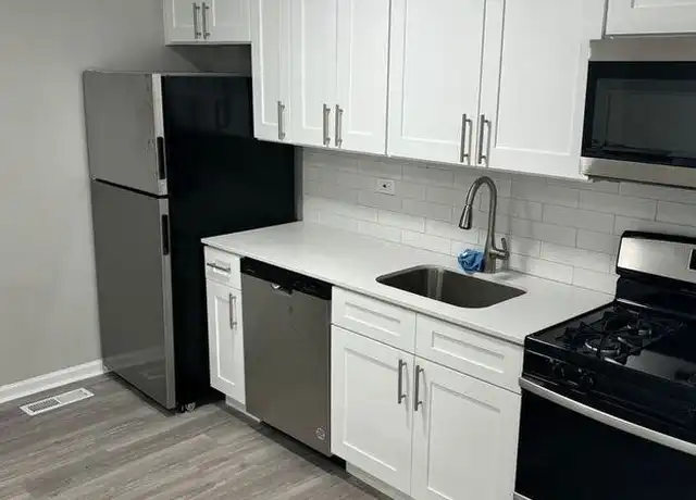 Property at 762 Main St Unit 403, Antioch, IL, 60002, 2 beds, 1 bath, [object Object]