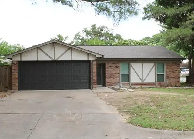 Property at 809 James St, Azle, TX, 76020, 4 beds, 2 baths, [object Object]