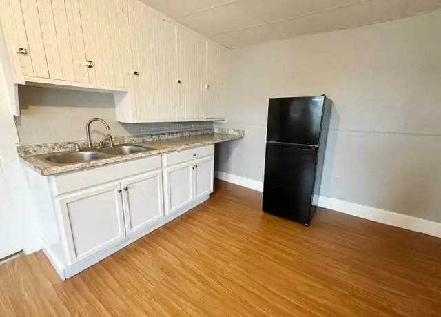 Property at 113 Spruce St Unit 3L, Leominster, MA, 01453, 2 beds, 1 bath, [object Object]