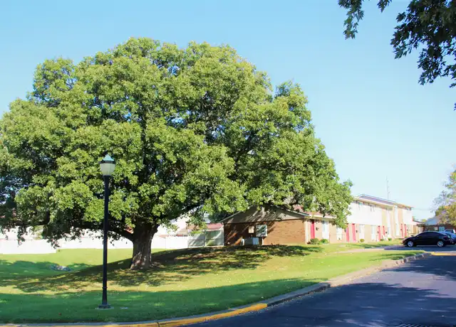 Property at Grand Oak Community - 5010 Cass Ave, Evansville, IN, 47715, 1-4 bed, 1-1.5 bath, [object Object]