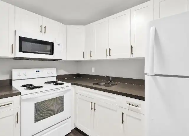 Property at 134 Salamanca Ave, Coral Gables, FL, 33134, 1 bed, 1 bath, [object Object]
