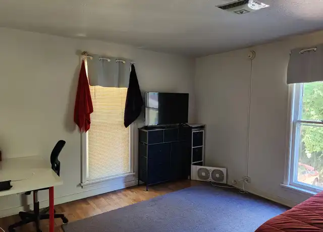 Property at 1233 S Dewey St, Eau Claire, WI, 54701, 5 beds, 2 baths, [object Object]