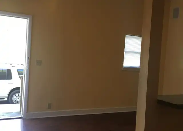 Property at 75 1st St Unit 2, California, PA, 15419, 2 beds, 1 bath, [object Object]