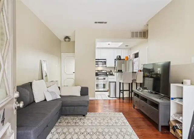 Property at 806 W 24th St, Austin, TX, 78705, 1 bed, 1 bath, [object Object]