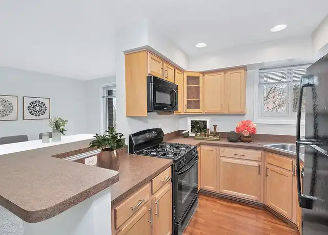 Property at Rosslyn Vue Apartments - 1820 N Quinn St, Arlington, VA, 22209, 2 beds, 1 bath, [object Object]