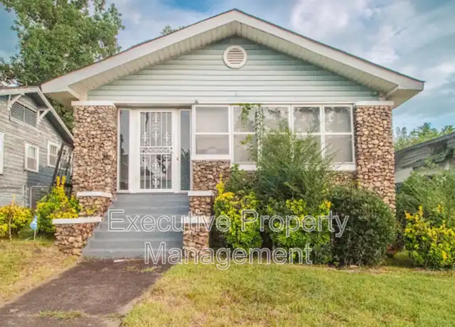 Property at 429 Valley Rd, Fairfield, AL, 35064, 4 beds, 1 bath, [object Object]