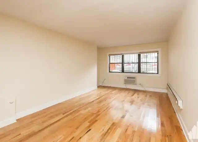 Property at 1435 N Dearborn St, Chicago, IL, 60610, 1 bed, 1 bath, [object Object]