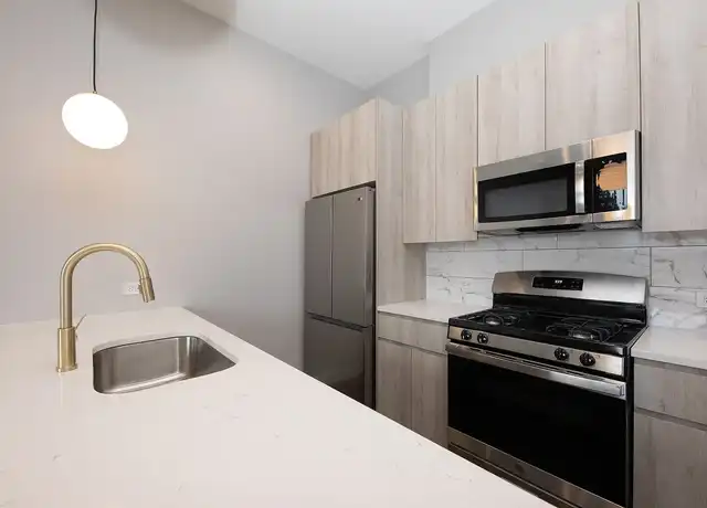 Property at 913 W School St, Chicago, IL, 60657, 1-3 bed, 1-2 bath, [object Object]