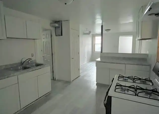 Property at 2029 S 16th St, Milwaukee, WI, 53204, 3 beds, 1 bath, [object Object]