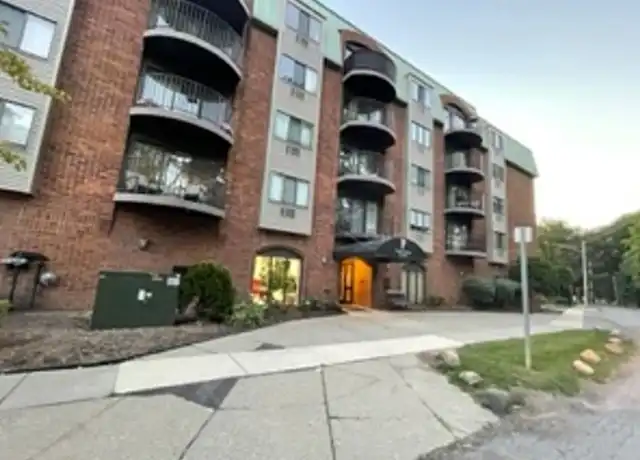 Property at 35300 Woodward Ave #302, Birmingham, MI, 48009, 1 bed, 1 bath, [object Object]