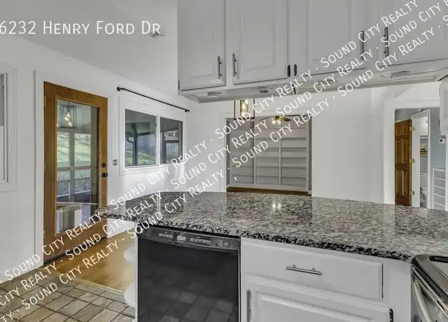 Property at 6232 Henry Ford Dr, Nashville, TN, 37209, 2 beds, 1.5 baths, [object Object]