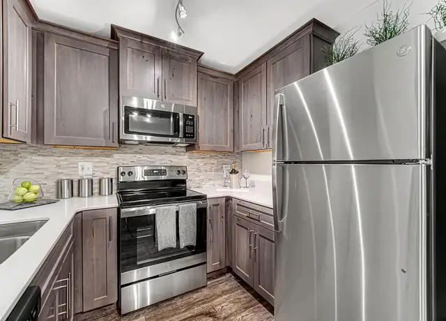 Photo of 22 Vivaldi Ct, Wheaton, IL 60189