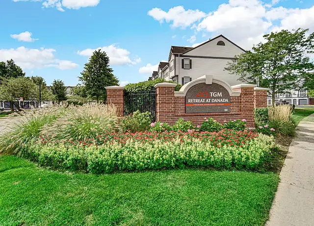 Photo of 22 Vivaldi Ct, Wheaton, IL 60189