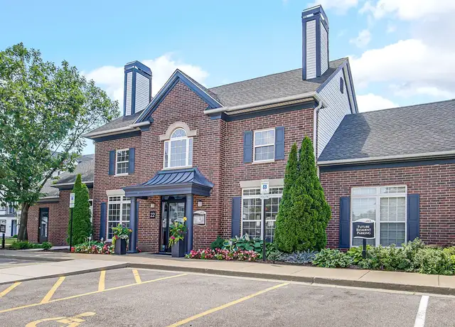 Photo of 22 Vivaldi Ct, Wheaton, IL 60189