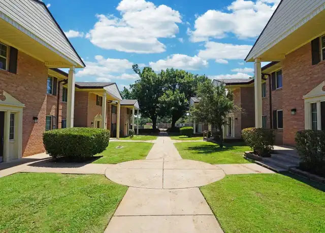 Property at Villa Gardens - 2908 N Glenhaven Dr, Oklahoma City, OK, 73110, 1-2 bed, 1-1.5 bath, [object Object]