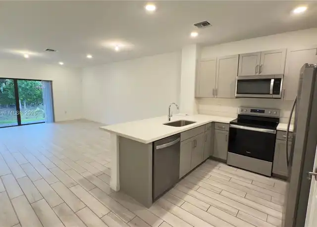 Property at 172 SE 5th Ct Unit 172, Deerfield Beach, FL, 33441, 3 beds, 2.5 baths, [object Object]