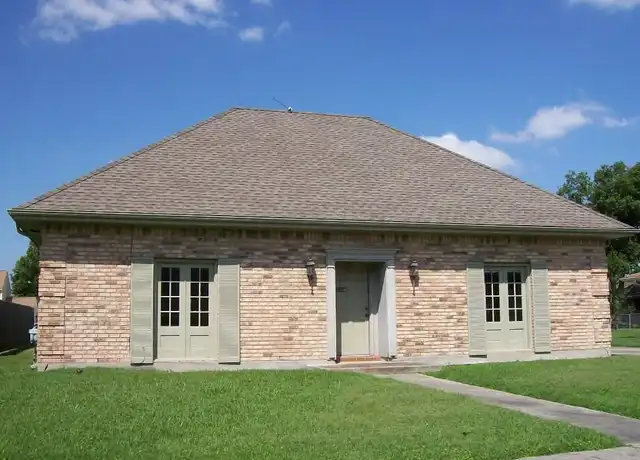 Property at 2508 Orbit Ct, Harvey, LA, 70058, 4 beds, 2 baths, [object Object]