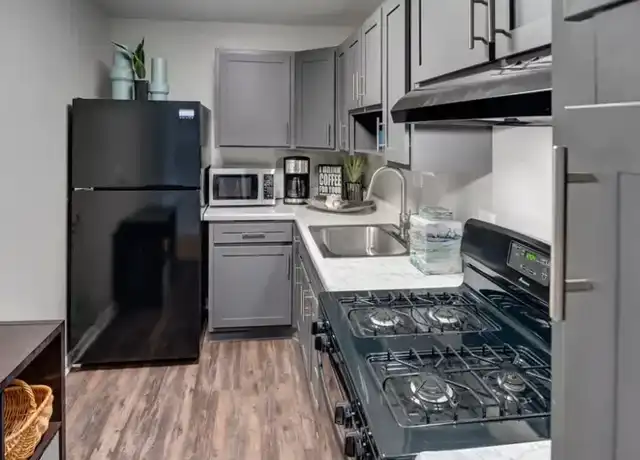 Property at Kingsbury Plaza - 1312 King Ave, Columbus, OH, 43212, 2 beds, 1 bath, [object Object]
