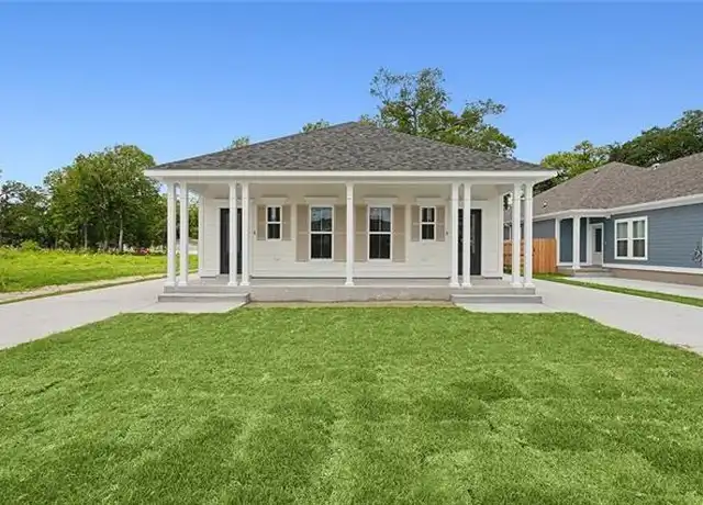 Property at 526 Main St Unit B, Belle Chasse, LA, 70037, 3 beds, 2 baths, [object Object]